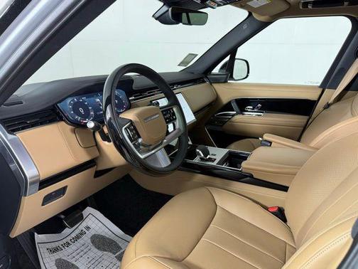 2025 Land Rover Range Rover SE