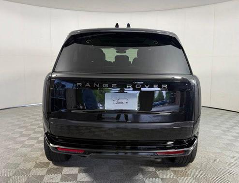 Santorini Black Metallic 2026 Land Rover Range Rover SE