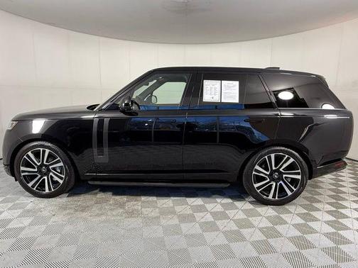 2023 Land Rover Range Rover SE