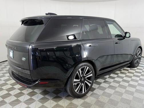 2023 Land Rover Range Rover SE