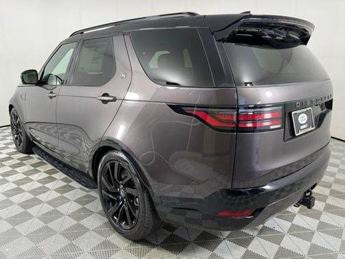 2025 Land Rover Discovery Dynamic SE