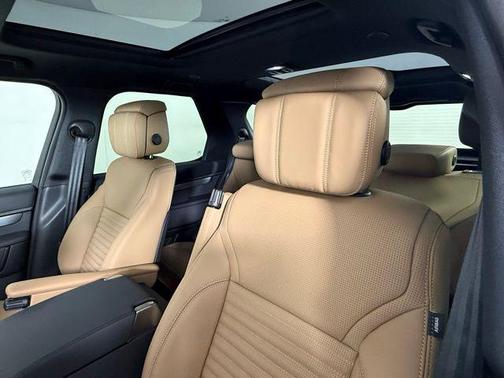 2025 Land Rover Discovery Dynamic SE