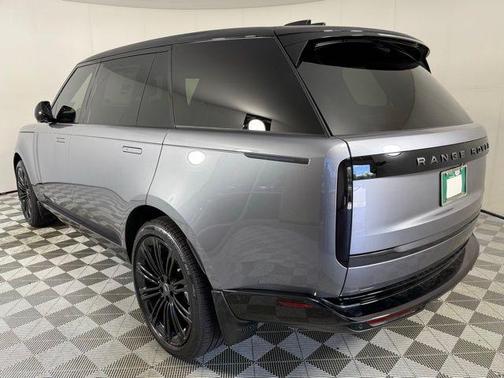 2025 Land Rover Range Rover SE
