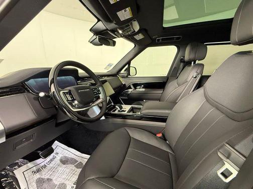 2025 Land Rover Range Rover SE