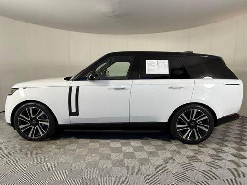 2023 Land Rover Range Rover SE