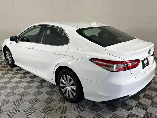 2019 Toyota Camry Hybrid LE