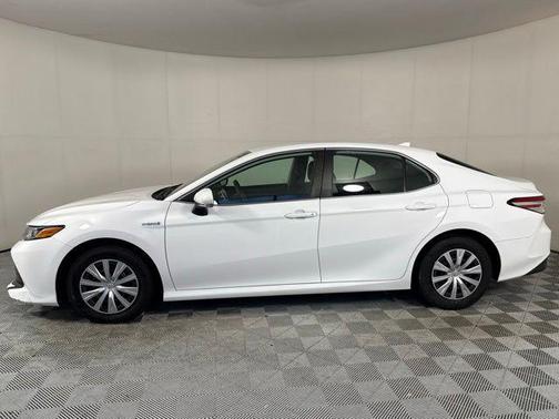 2019 Toyota Camry Hybrid LE