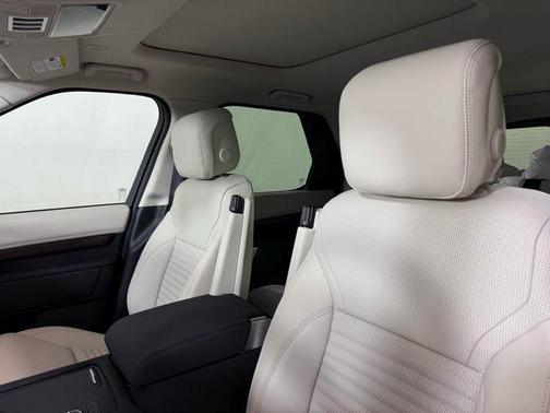 2025 Land Rover Discovery S