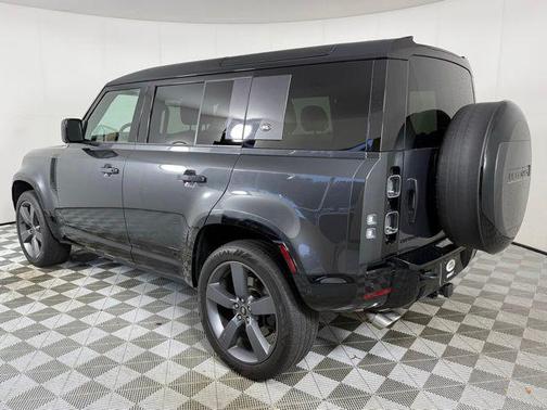 2024 Land Rover Defender 110 V8