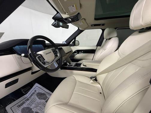 2025 Land Rover Range Rover SE