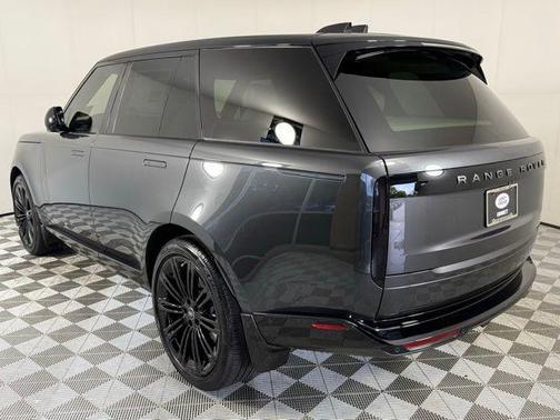 2025 Land Rover Range Rover SE