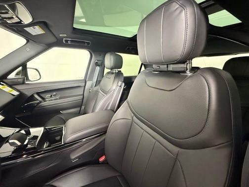2025 Land Rover Range Rover Sport SE