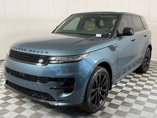 Giola Green Metallic 2026 Land Rover Range Rover Sport SE
