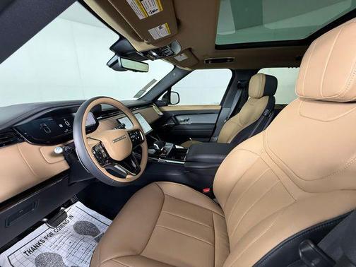 Giola Green Metallic 2026 Land Rover Range Rover Sport SE