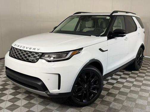 Fuji White 2026 Land Rover Discovery S