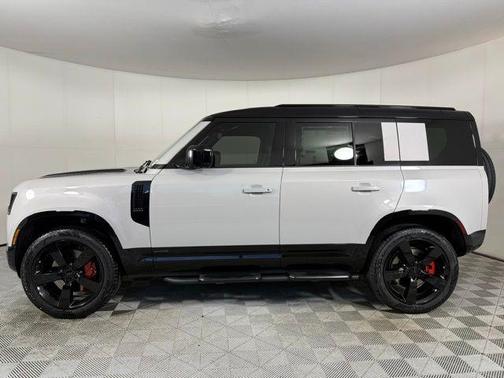 2026 Land Rover Defender P400 X