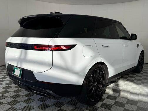 2024 Land Rover Range Rover Sport SE