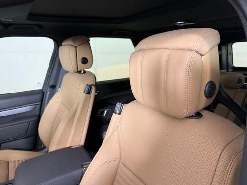 2026 Land Rover Discovery Dynamic SE