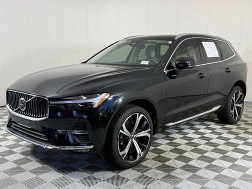 2023 Volvo XC60 B5 Ultimate Bright Theme