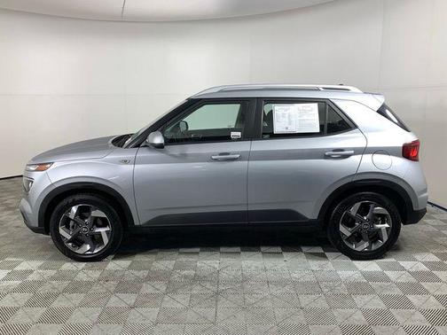 2021 Hyundai VENUE SEL