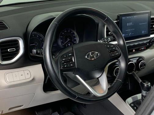 2021 Hyundai VENUE SEL