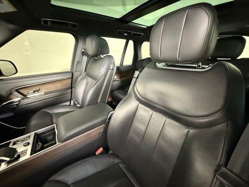 2023 Land Rover Range Rover SE