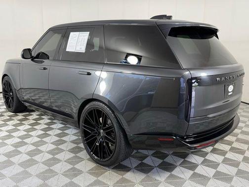 2023 Land Rover Range Rover SE