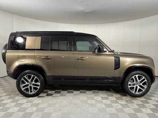 2021 Land Rover Defender X-Dynamic SE