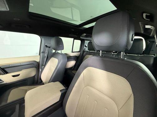 2021 Land Rover Defender X-Dynamic SE