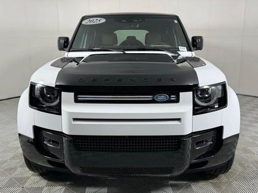 2025 Land Rover Defender X-Dynamic SE