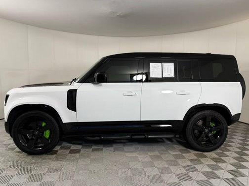 2025 Land Rover Defender X-Dynamic SE