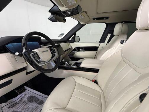 2025 Land Rover Range Rover SE