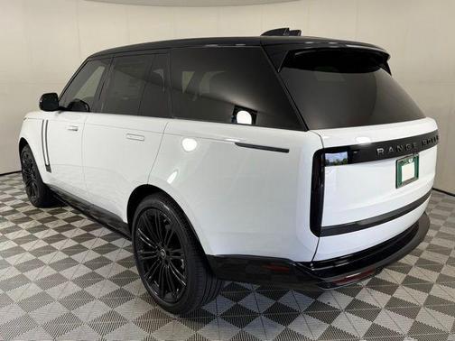 2025 Land Rover Range Rover SE