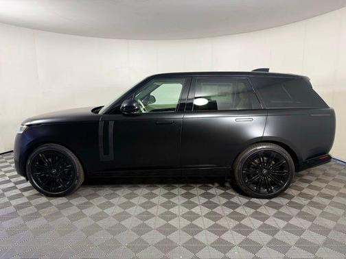 2025 Land Rover Range Rover SE
