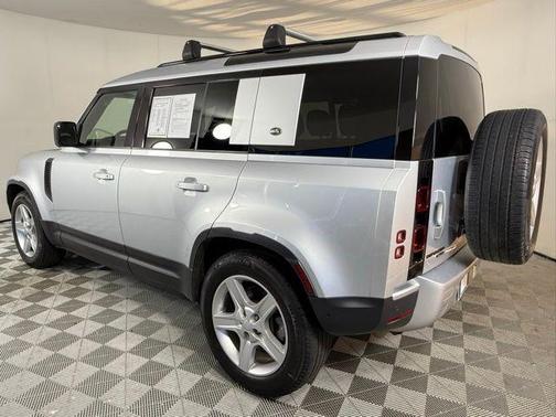 2020 Land Rover Defender SE