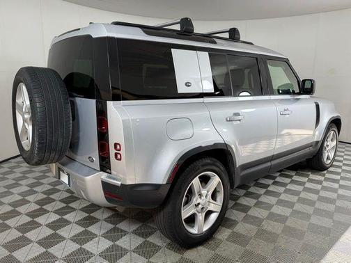 2020 Land Rover Defender SE