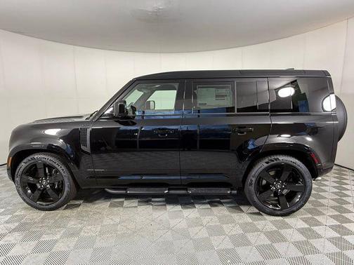 2025 Land Rover Defender V8