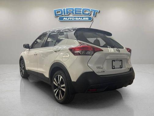 White 2019 Nissan Kicks SV