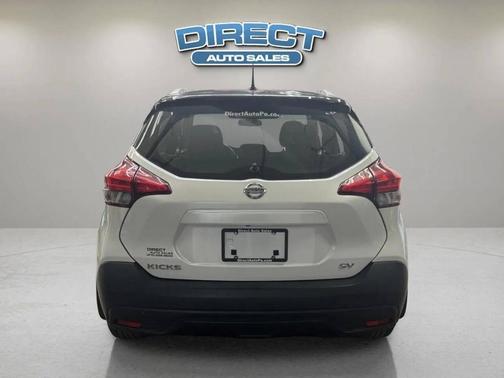 White 2019 Nissan Kicks SV