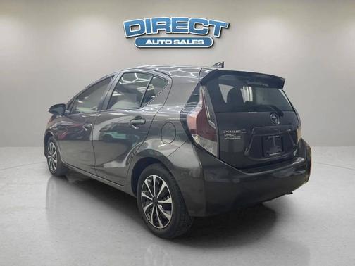 Magnetic Gray Metallic 2015 Toyota Prius c Three