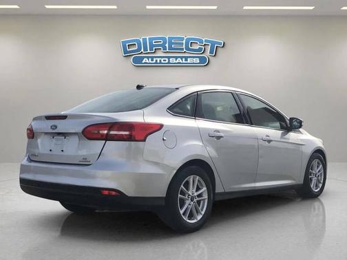 Ingot Silver 2015 Ford Focus SE