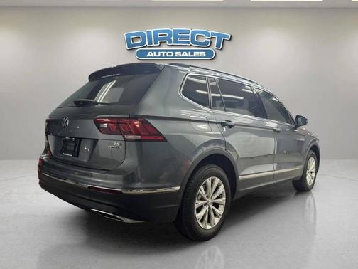 Platinum Gray Metallic 2018 Volkswagen Tiguan 2.0T SEL