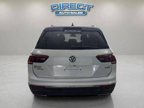 Platinum Gray Metallic 2018 Volkswagen Tiguan 2.0T SEL