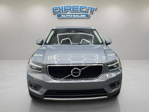 Denim Blue Metallic 2021 Volvo XC40 T4 Momentum
