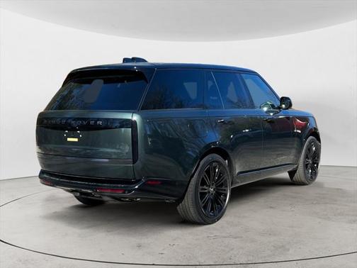 2025 Land Rover Range Rover P530 SE