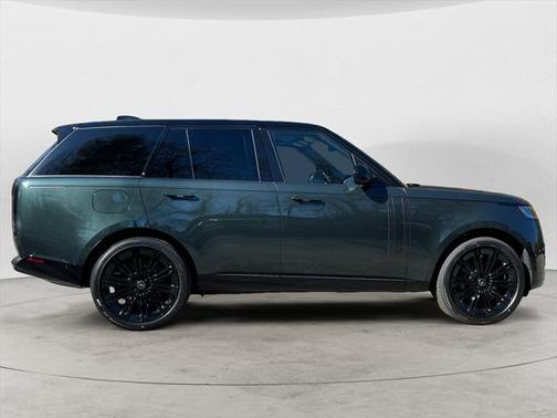 2025 Land Rover Range Rover P530 SE
