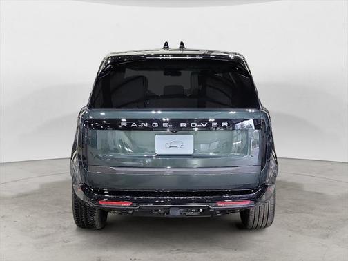 2025 Land Rover Range Rover P530 SE