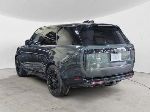 2025 Land Rover Range Rover P530 SE