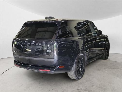 2023 Land Rover Range Rover P400 SE