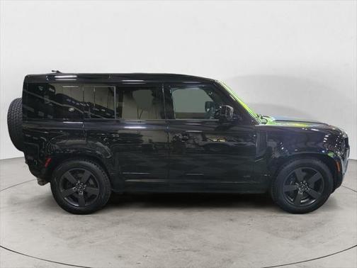 2024 Land Rover Defender 110 V8